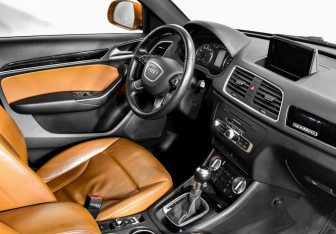 Подержанный автомобиль Audi Q3 2013 года (10 фото)