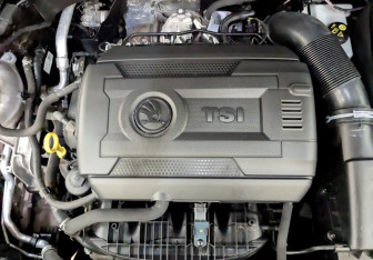 Подержанный автомобиль Skoda Octavia Liftback 2015 года (9 фото)