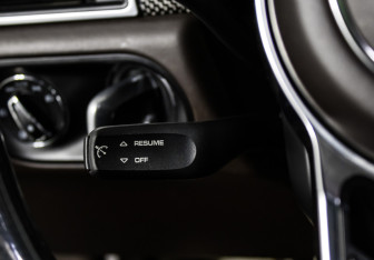 Подержанный автомобиль Porsche Macan 2015 года (21 фото)