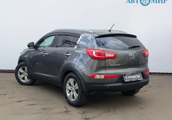 Подержанный автомобиль Kia Sportage 2011 года (7 фото)