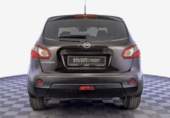 Подержанный автомобиль Nissan Qashqai 2011 года (6 фото)