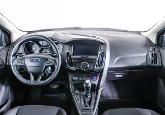 Подержанный автомобиль Ford Focus Wagon 2018 года (10 фото)