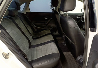 Подержанный автомобиль Volkswagen Polo Sedan 2012 года (21 фото)