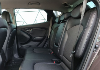 Подержанный автомобиль Hyundai ix35 2014 года (19 фото)