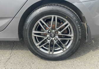 Подержанный автомобиль Hyundai Solaris Sedan 2012 года (12 фото)