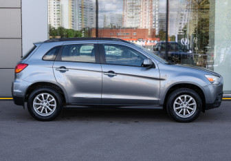 Подержанный автомобиль Mitsubishi ASX 2012 года (4 фото)