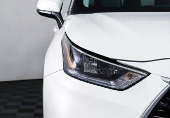 Подержанный автомобиль Toyota Highlander 2020 года (6 фото)