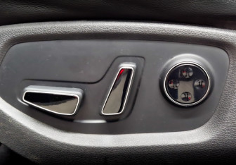 Подержанный автомобиль Hyundai Genesis 2014 года (21 фото)