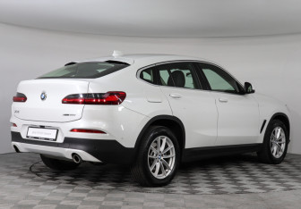 Подержанный автомобиль BMW X4 2020 года (2 фото)