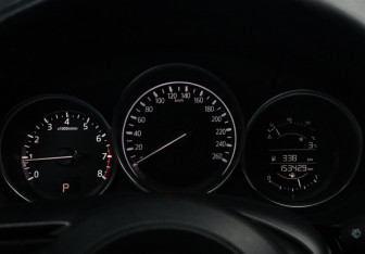 Подержанный автомобиль Mazda CX-5 2017 года (14 фото)