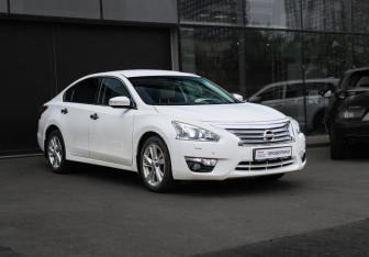 Подержанный автомобиль Nissan Teana 2014 года (3 фото)