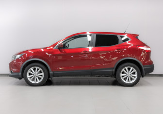 Подержанный автомобиль Nissan Qashqai 2016 года (8 фото)