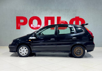 Подержанный автомобиль Nissan Almera Tino Compactvan 2003 года (8 фото)