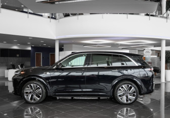 Новый LiXiang L7 2025 (8 фото)