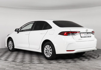 Подержанный автомобиль Toyota Corolla Sedan 2020 года (7 фото)