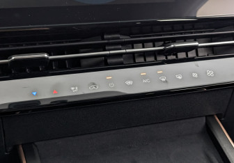 Подержанный автомобиль Omoda C5 2024 года (25 фото)