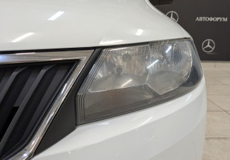 Подержанный автомобиль Skoda Rapid Liftback 2019 года (11 фото)