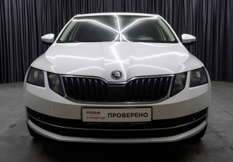 Подержанный автомобиль Skoda Octavia Liftback 2020 года (2 фото)