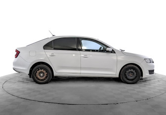 Подержанный автомобиль Skoda Rapid Liftback 2019 года (4 фото)