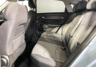 Подержанный автомобиль Geely Emgrand 2023 года (10 фото)