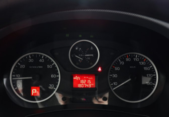 Подержанный автомобиль Peugeot Partner 2022 года (7 фото)