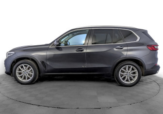 Подержанный автомобиль BMW X5 2020 года (8 фото)