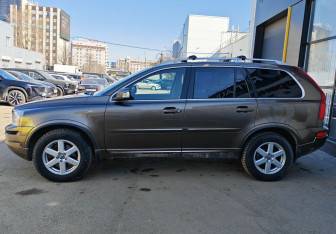 Подержанный автомобиль Volvo XC90 2014 года (8 фото)