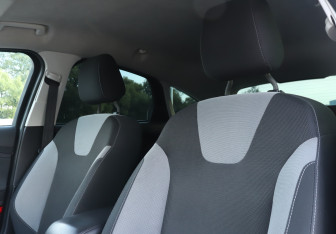 Подержанный автомобиль Ford Focus Hatchback 2013 года (14 фото)