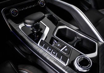 Подержанный автомобиль Geely Tugella 2022 года (25 фото)