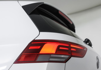Подержанный автомобиль Volkswagen Golf Hatchback 2020 года (21 фото)