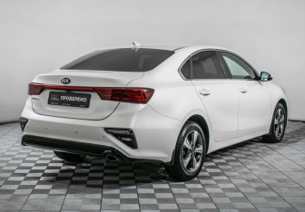 Подержанный автомобиль Kia Cerato Sedan 2018 года (5 фото)