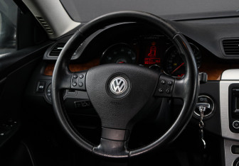 Подержанный автомобиль Volkswagen Passat Sedan 2008 года (11 фото)