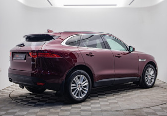 Подержанный автомобиль Jaguar F-Pace 2017 года (5 фото)