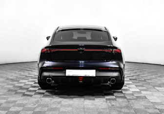 Подержанный автомобиль Changan UNI-V 2022 года (6 фото)