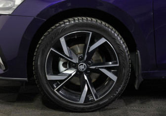 Подержанный автомобиль Skoda Octavia Liftback 2021 года (25 фото)