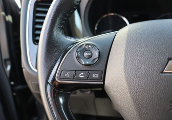 Подержанный автомобиль Mitsubishi Outlander 2015 года (15 фото)