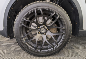 Подержанный автомобиль BMW X6 2016 года (12 фото)