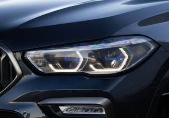 Подержанный автомобиль BMW X6 2021 года (37 фото)