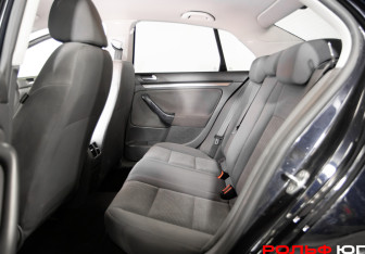 Подержанный автомобиль Volkswagen Jetta Sedan 2008 года (8 фото)