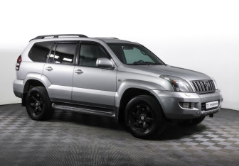 Подержанный автомобиль Toyota Land Cruiser Prado 2007 года (3 фото)