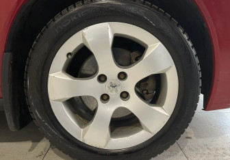 Подержанный автомобиль Peugeot 3008 2011 года (17 фото)