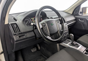 Подержанный автомобиль Land Rover Freelander 2013 года (16 фото)