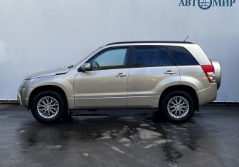 Подержанный автомобиль Suzuki Grand Vitara 2010 года (8 фото)