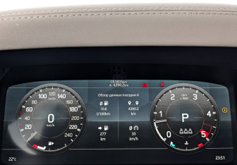 Подержанный автомобиль Land Rover Defender Suv 2021 года (16 фото)