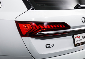 Подержанный автомобиль Audi Q7 2020 года (16 фото)
