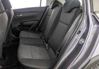 Подержанный автомобиль Kia Rio Hatchback 2021 года (17 фото)