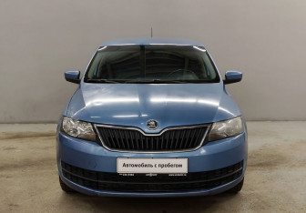 Подержанный автомобиль Skoda Rapid Liftback 2014 года (2 фото)