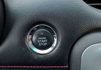 Подержанный автомобиль JAC T8 2023 года (17 фото)