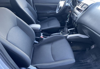 Подержанный автомобиль Mitsubishi ASX 2012 года (9 фото)