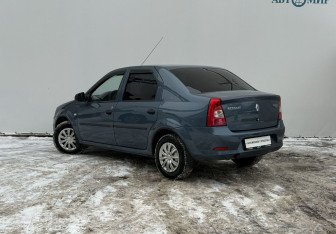 Подержанный автомобиль Renault Logan Sedan 2011 года (7 фото)